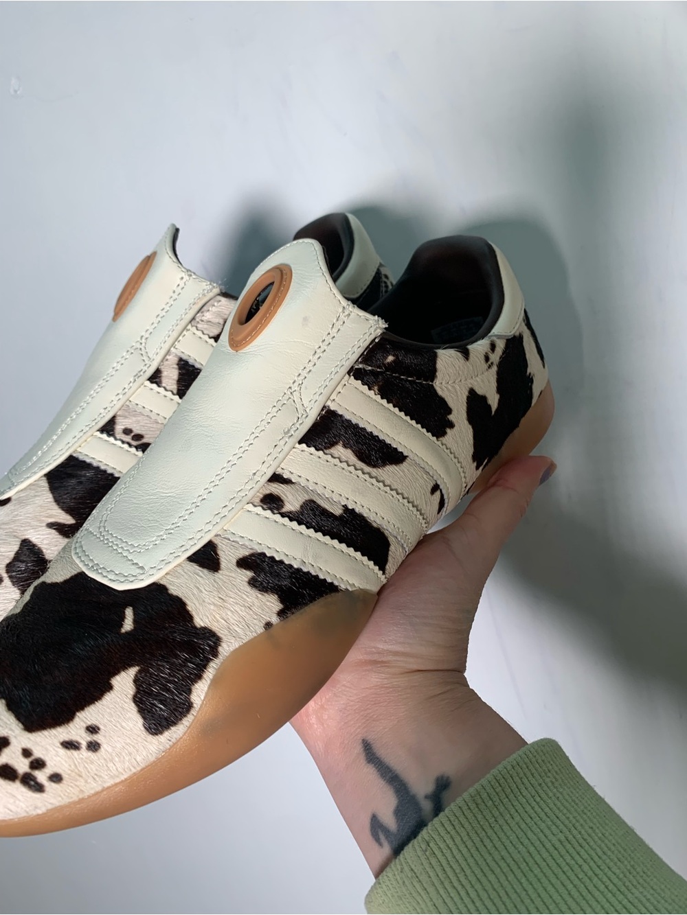 adidas Originals Taekwondo Mei sneakers in cow print real dyed cow fur size 9 - Picture 5 of 14
